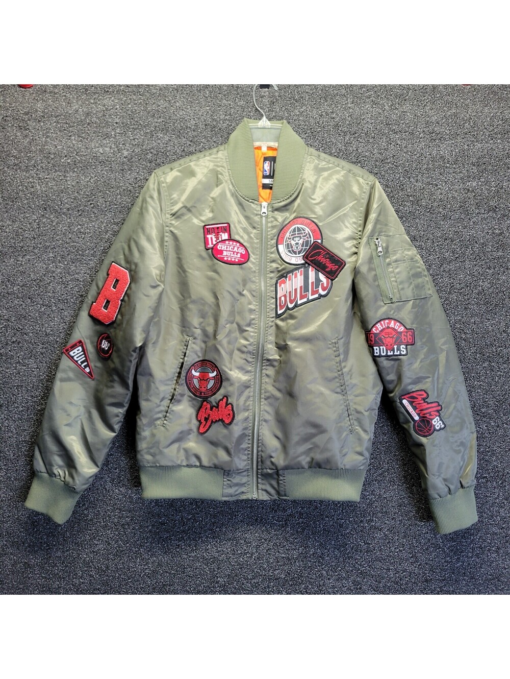 Mens NBA UNK Chicago Bulls Satin Bomber Olive 1966 logo Patches Sz S
